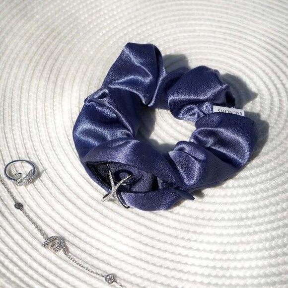 Satin Scrunchies 3 Pack with Hidden Zipper Pockets for Women All Hair Types main image 4